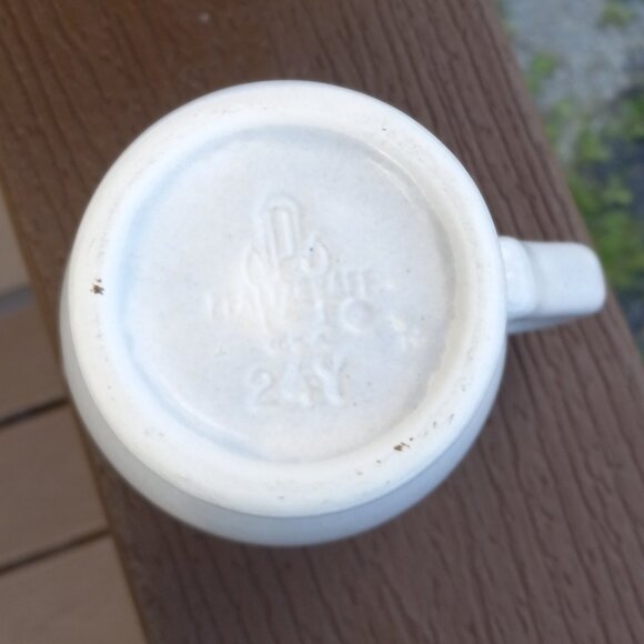 Vintage Pfaltzgraff Yorktowne Creamer Pitcher 24Y - Picture 10 of 11